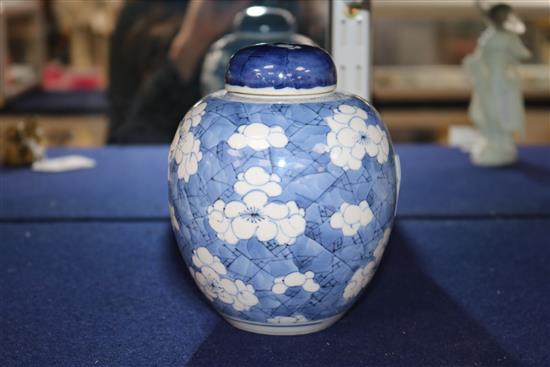 A Chinese blue and white jar, 18th/19th century